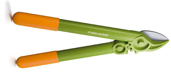 03  Farebné nožnice Fiskars 112177_G Power Gear na strihanie silných konárov.