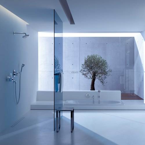 Svetlá biela kúpeľňa