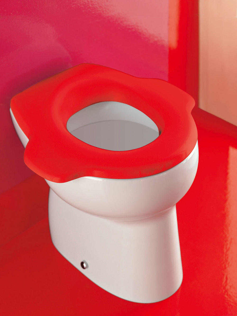 Prechod dieťaťa z nočníka na detský záchod bude určite jednoduchší ako priamo na ten dospelácky. Výrobcovia už ponúkajú rôzne varianty detských záchodových mís. Aj pri menších rozmeroch a hlavne výškach (okolo 30 až 35 cm) umožňujú väčšinou štandardné napojenie na kanalizáciu.
