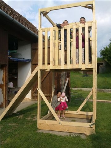 VÁŠ TIP: Detské ihrisko vyrobené svojpomocne zo "stavebných zvyškov"