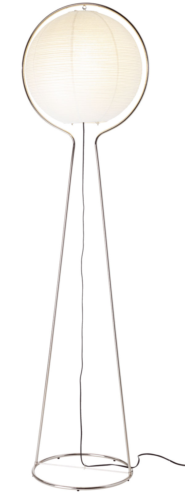Stojacia lampa VÄTE poskytuje príjemné rozptýlené svetlo. Tienidlo z ryžového papiera, rám z poniklovanej ocele. Rozmery: výška 163 cm, priemer tienidla 40 cm. Cena 34,99 €. Predáva IKEA.
