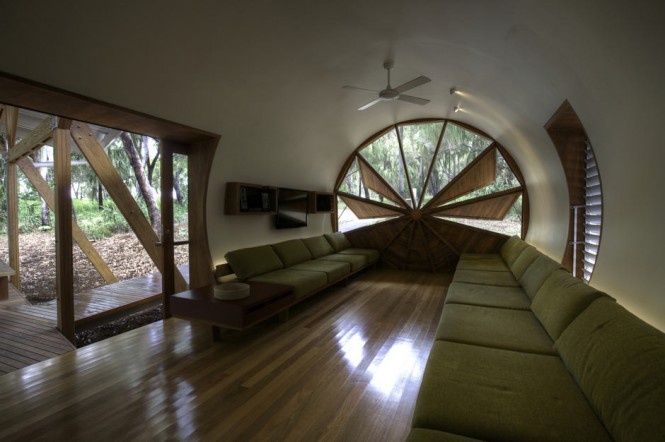Dom v tvare trupu lietadla v austrálskom Queenslande.
