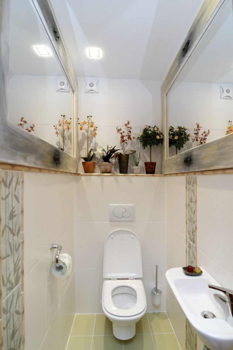 Kto by povedal, že skutočným meradlom kultúry domácnosti je praobyčajný záchod? Ten Cecin sa jedného dňa isto-iste dostane do múzea najmilovanejších toaliet.