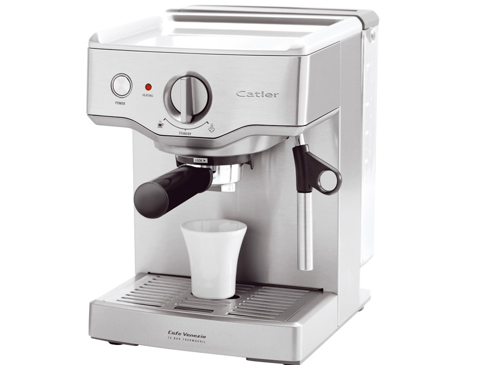 Novinku od značky Catler, pákové espresso ES 4011, predáva sieť predajní Planeo Elektro. Maloobchodná cena je 234,99 €.