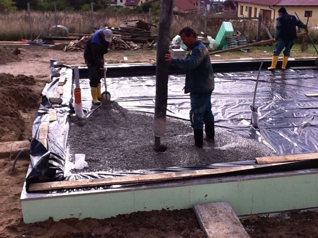 Výstavba slameného domu v Stupave