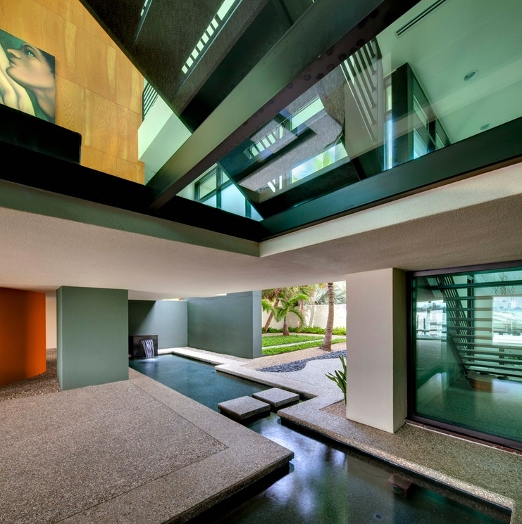 tropický dom s interiérovými jazierkami