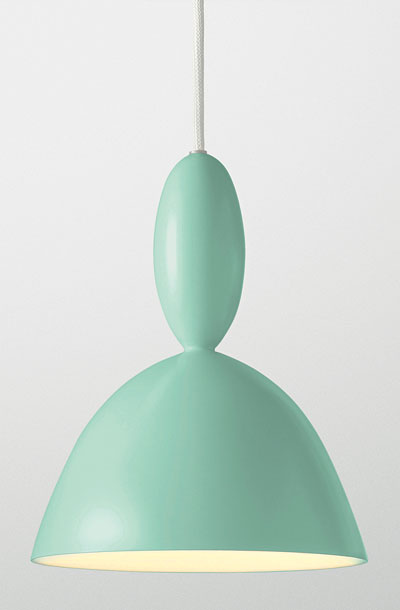 Závesná lampa Mhy od firmy Muuto, hliník, 24,5 × 20,3 cm, 159 €, chooze.sk 