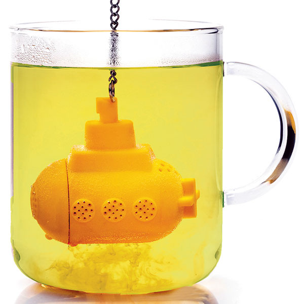 Sitko na čaj Tea Submarine od Monkey ­Business, silikón, 5,7 × 3,2 × 5,5 cm, 10 €, chooze.sk 