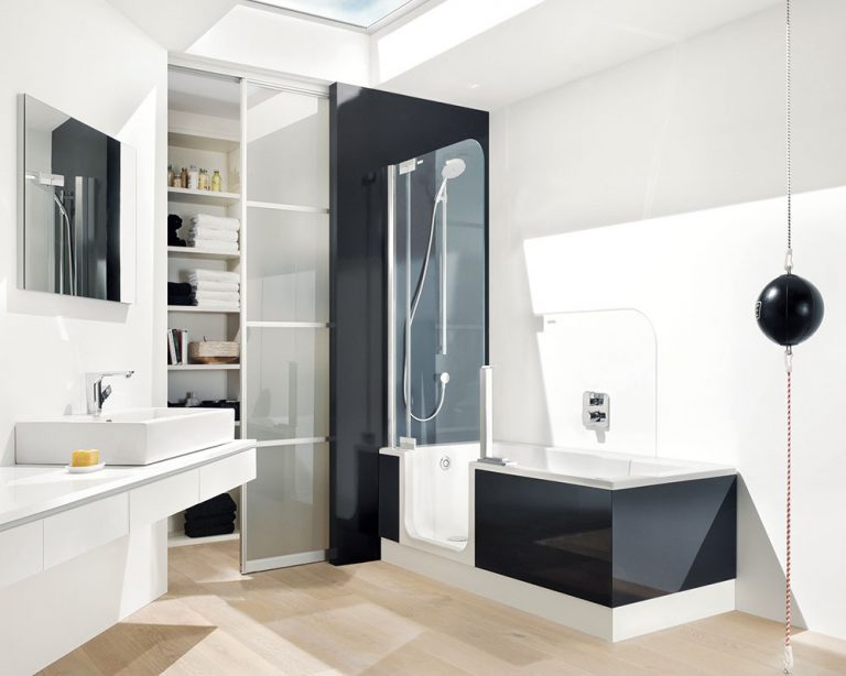 Neviete sa rozhodnúť medzi vaňou a sprchovacím kútom? ARTWEGER TWINLINE 2 je plnohodnotná vaňa, a zároveň pohodlný sprchovací kút s takmer bezbariérovým vstupom – pri správnom zabudovaní. (Predáva Armaturex.)