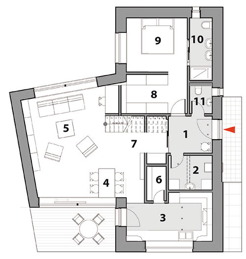 Pôdorys prízemia 1 vstup  2 technická miestnosť  3 kuchyňa  4 jedáleň  5 obývacia izba  6 komora  7 chodba a schody  8 šatník  9 rodičovská spálňa  10 kúpeľňa  11 WC