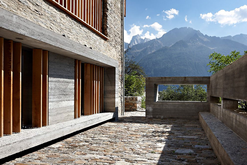 Nevyužitú stodolu premenili na pozoruhodný dom vo Švajčiarsku