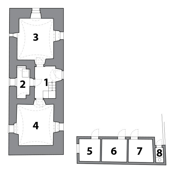 Prízemie – pôvodný stav 1 vstup, 2 kuchyňa, 3 a 4 izba, 5 práčovňa, 6 a 7 sklad, 8 latrína