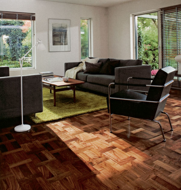 Čo potrebujú drevené a laminátové podlahy
