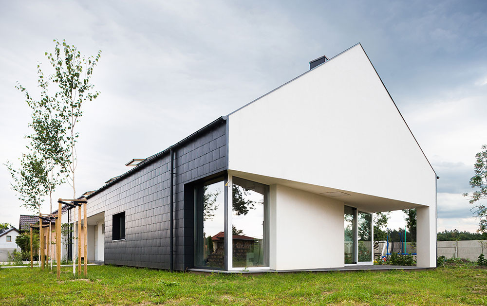 Energeticky úsporný dom nesie prvky vidieckej architektúry i moderného minimalizmu