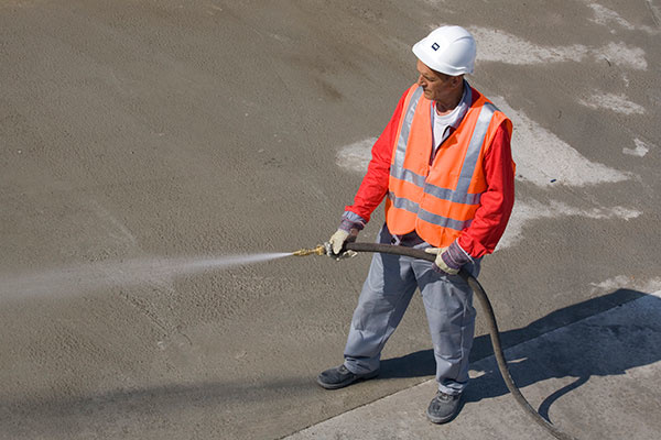 Dobré rady od CRH betonárov pre betónovanie v teplom počasí