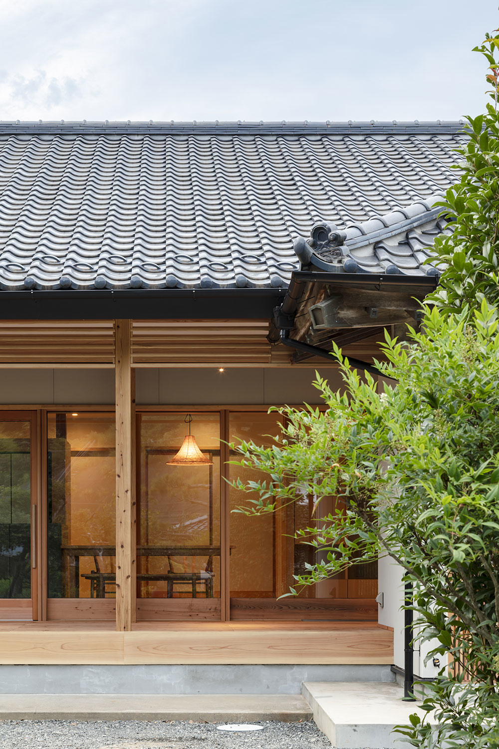 
Rekonštrukcia na japonský štýl: Zrušili izby a vytvorili priestrannú terasu