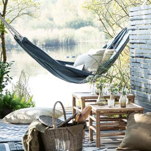 5 nápadov, ako si vonku pri dome zariadiť miesto na relax