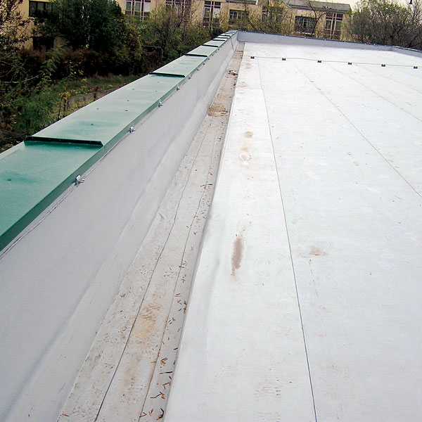 Hydroizolačná fólia na rekonštrukciu plochej strechy