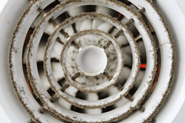 Ako vyčistiť kúpeľňový ventilátor? Kedy ho treba vymeniť?