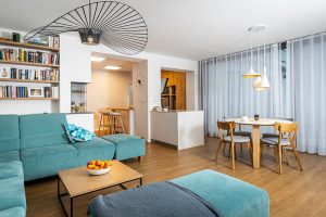 Ani byt, ani dom: Átriový byt v Považskej Bystrici ako kompromis pre manželov