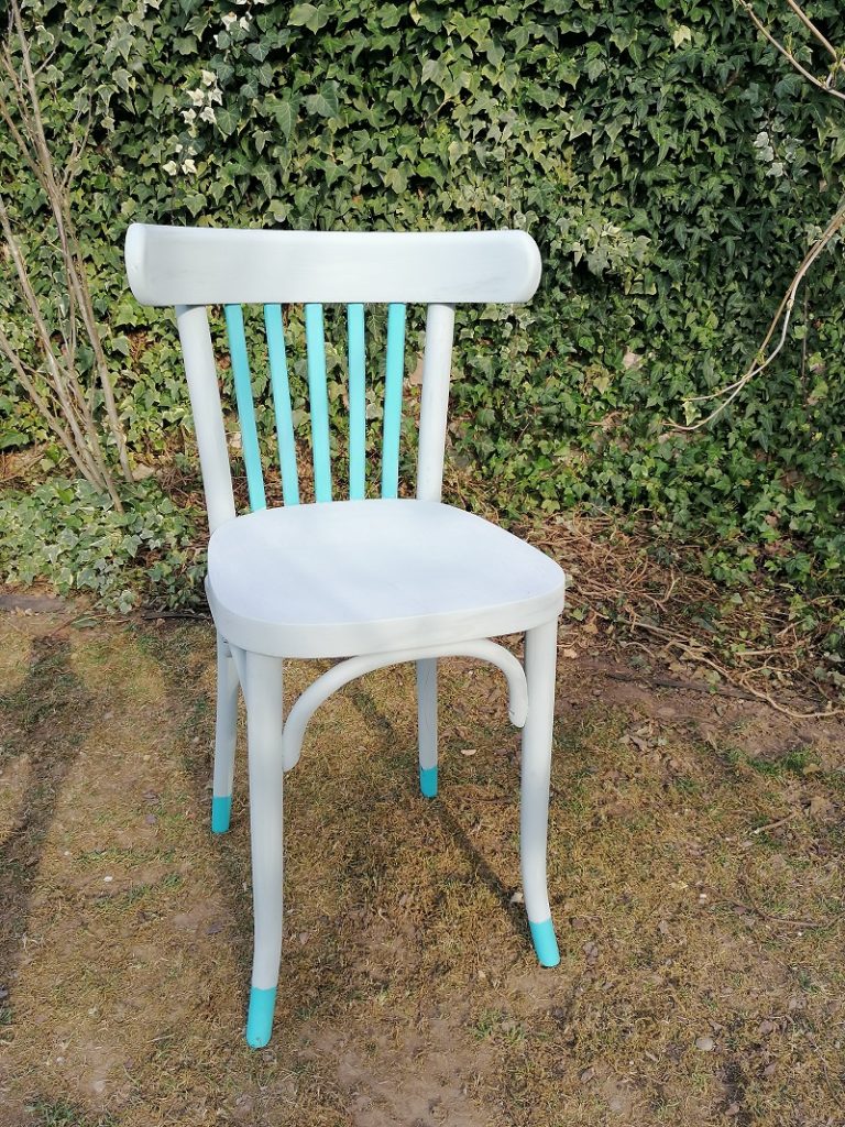 renovácia starej drevenej stoličky