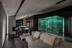 Súťaž Interiér roku: Motorka uprostred bytu podčiarkuje jeho jedinečnosť