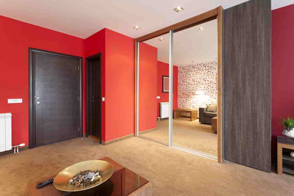 interiér v červenej farbe