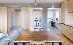 Premena starého bytu s nepraktickou dispozíciou na moderný priestor pre mladý pár