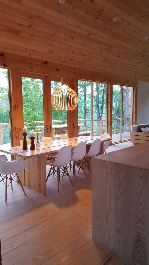 Drevená chata jedáleň