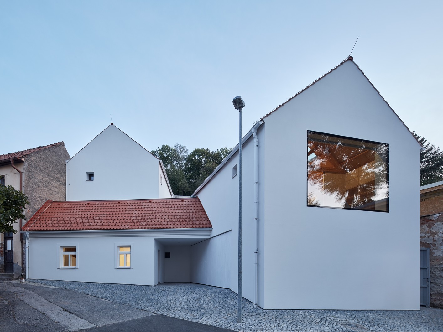 Dom s vlašským krovom v Jinonicích