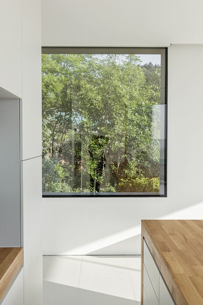 Dvojpodlažná vila Duplex v minimalistickom štýle