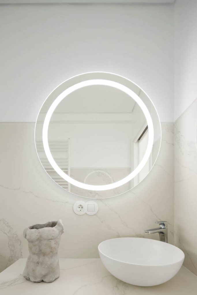 Dizajnové zrkadlo v kúpeľni