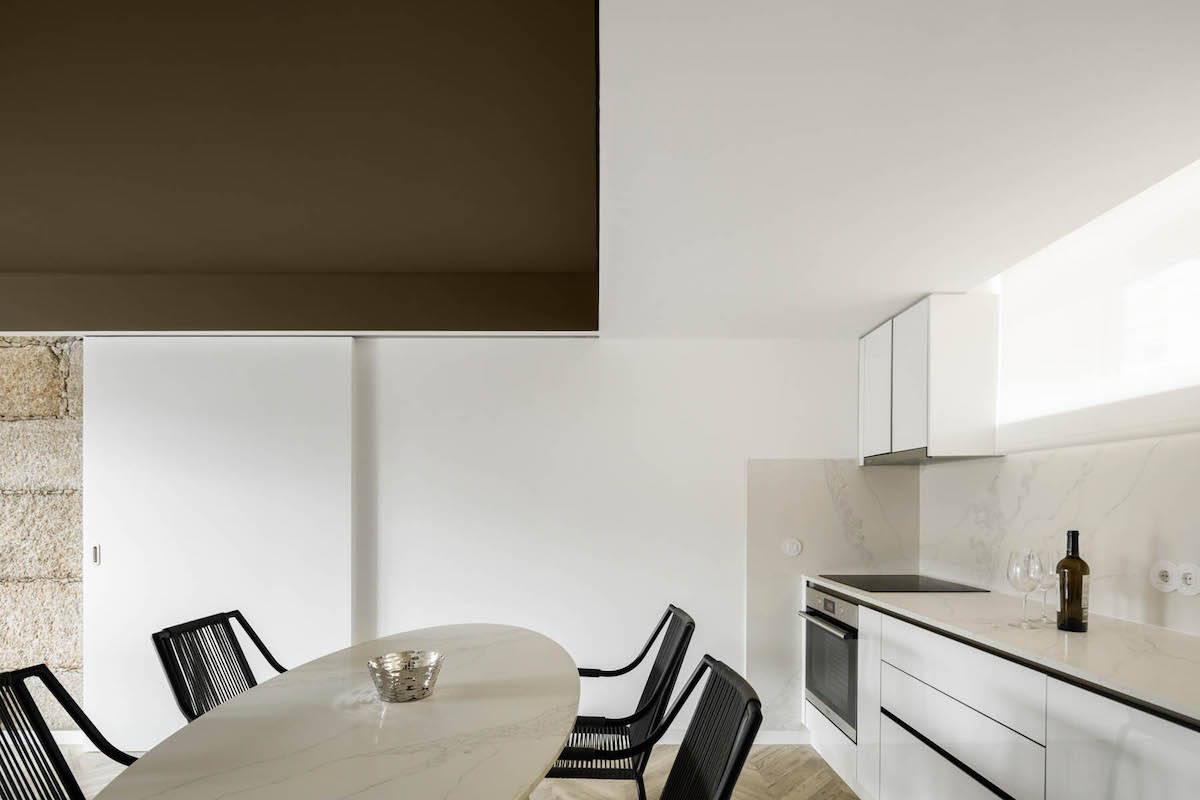 Apartamento na Guarda do atelier DRK  com fotografia de Arquitectura de Ivo Tavares Studio