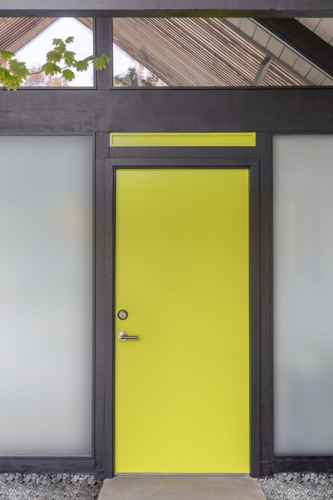 Žlté vchodové dvere