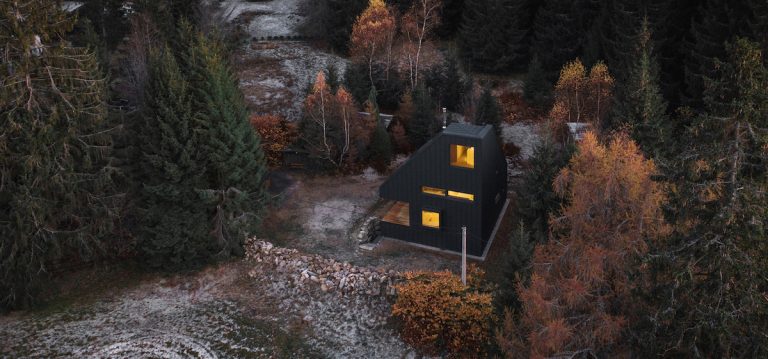 Víkendový dom v lese