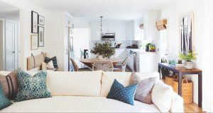 Ako si zariadiť praktickú obývačku, v ktorej sa budete cítiť príjemne?