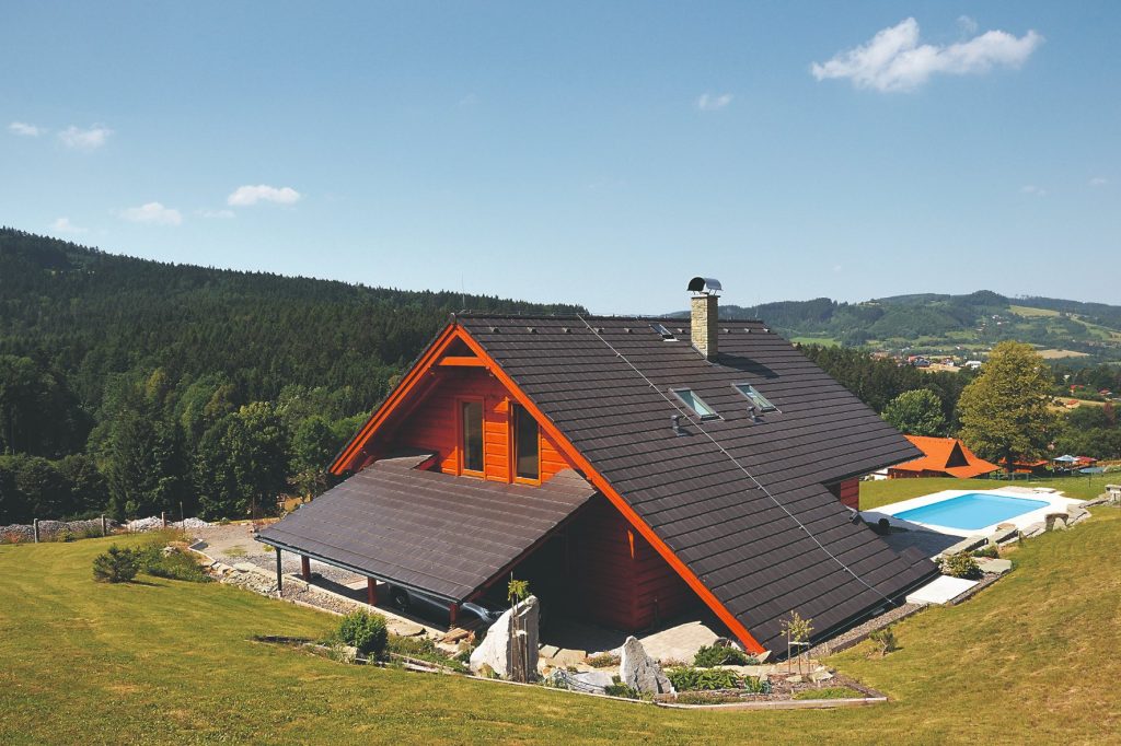 Rodinný dom so strechou po zem