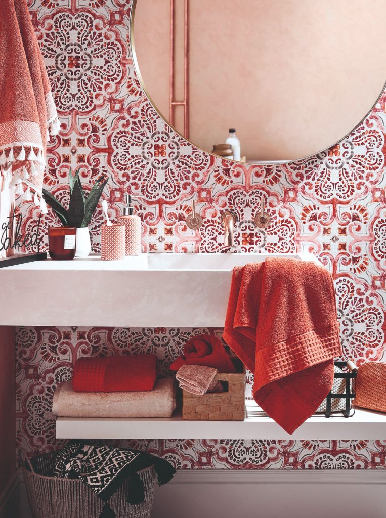 Kúpeľňa ladená do červena