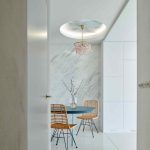 Mramorový kameň na stene v jedálni