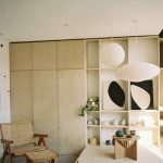 Japonský interiér bytu s keramikou