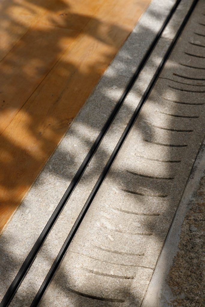 Detail betónu a drevenej podlahy