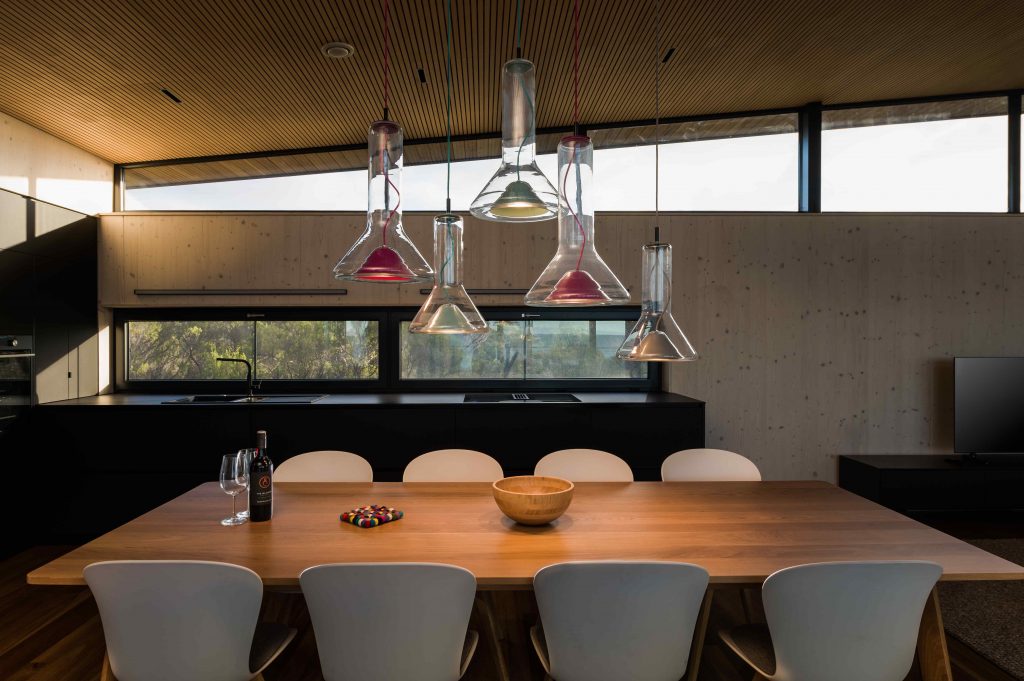 Kuchyňa s jedálňou a dizajnovými svetlami