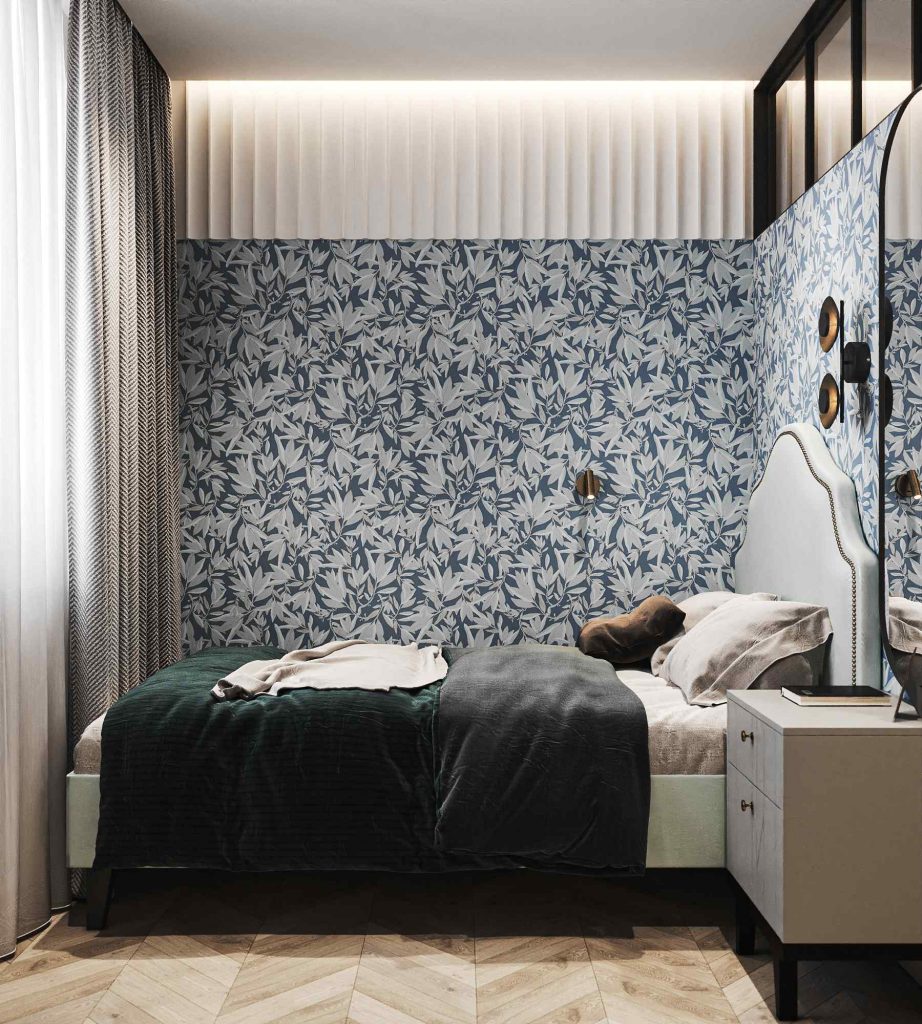 Romantická spálňa s modrou vzorovanou tapetou