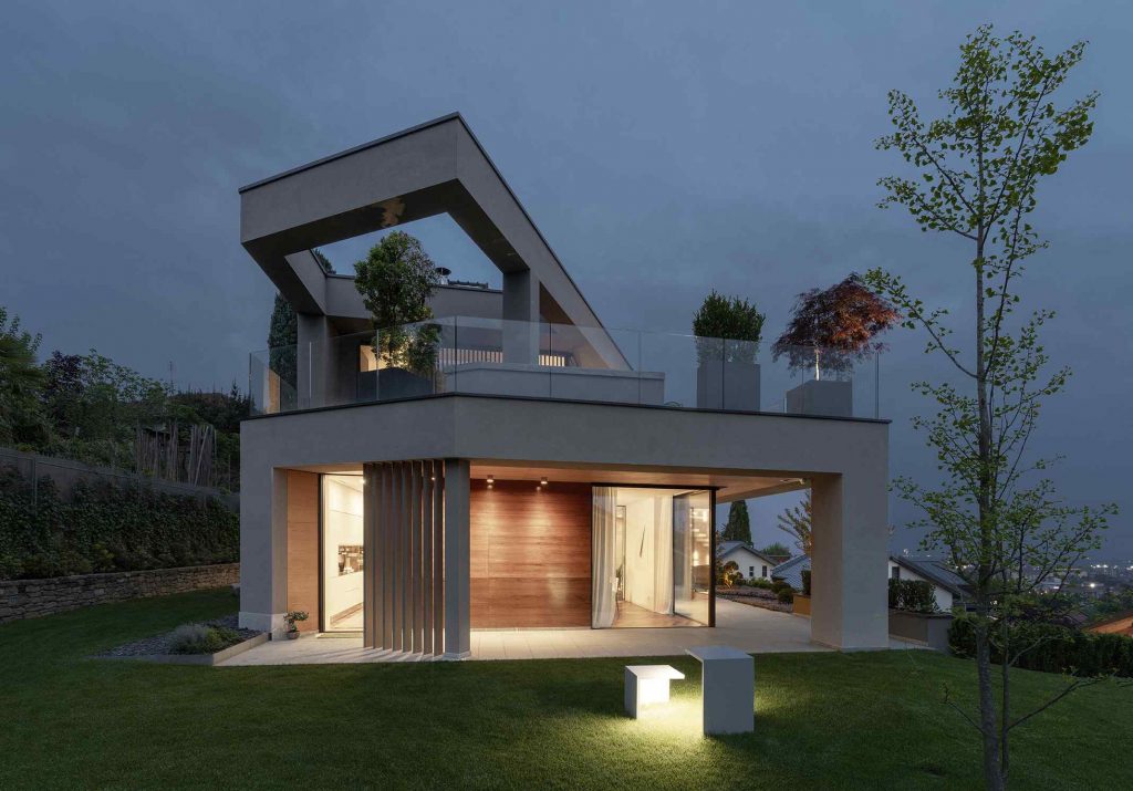 Moderný geometrický rodinný dom