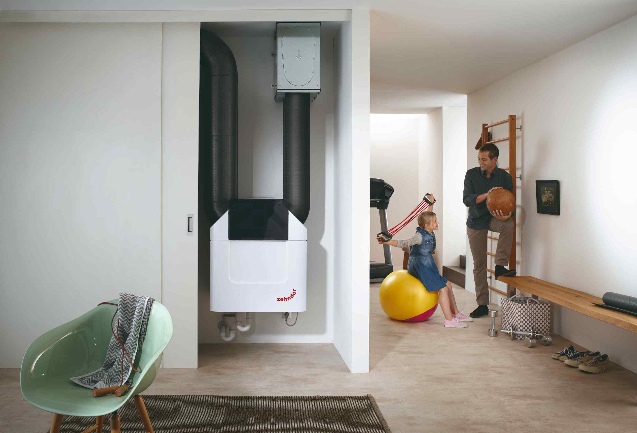 Vetracia jednotka Zehnder ComfoAir Q dostala ako prvá a doteraz jediná nový druh certifikácie Passive House Institute pre teplé podnebie. Vďaka vysokej účinnosti spätného získavania chladu až 87 % a efektívnemu modulačnému bajpasu poskytuje vysoký komfort vetrania aj v lete počas teplých dní.