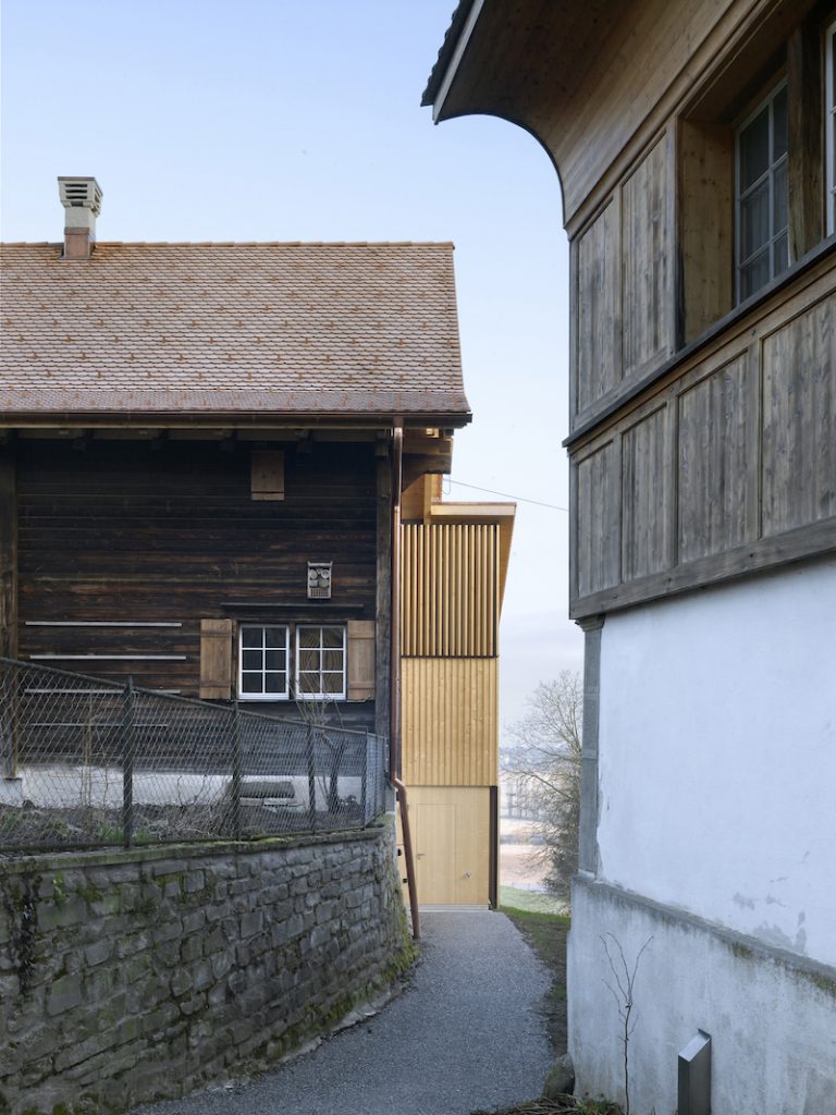 Zrekonštruovaná drevená stavba z 18.storočia