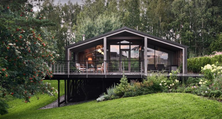 Je toto naozaj modulárny dom? Harmonický a útulný interiér, letná kuchyňa a panoramatické zasklenie
