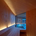 Vnútorná sauna s vonkajším bazénikom