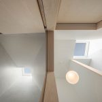 Strešné svetlíky v strope moderného domu