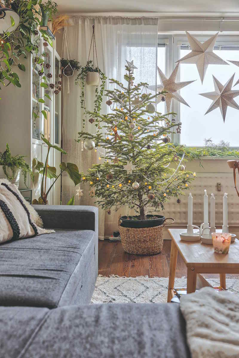 Retro zrekonštruovaná obývačka s vianočnou výzdobou